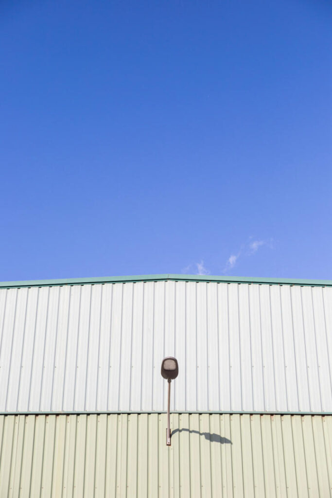 Hangars et bacs acier